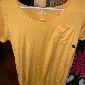 hollister must-have collection yellow easy tee